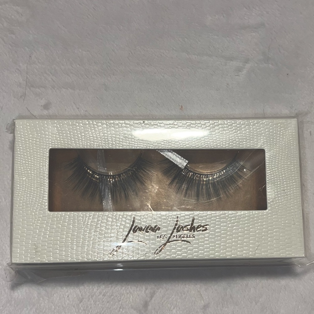 New Lavaa fake lashes